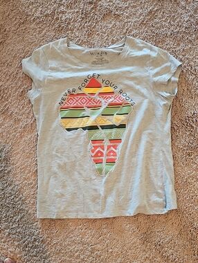 Never Forget Your Roots Women Graphic Tee - Multicolor Africa Print